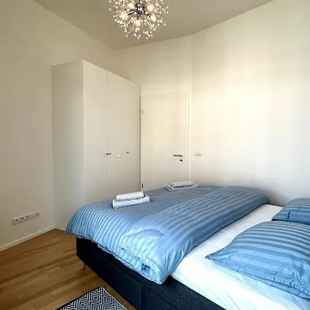 Viktoria With Garage & Balcony Apartman