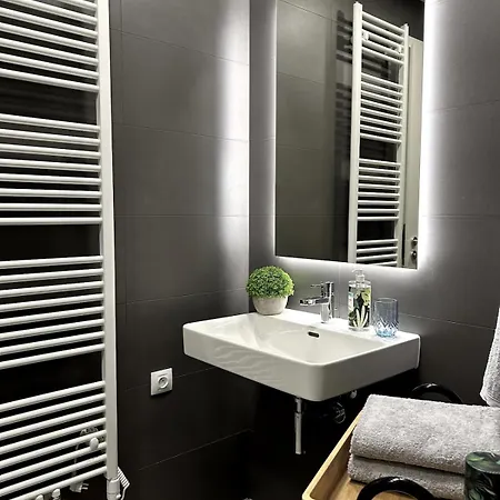 Apartman Viktoria With Garage & Balcony Prága