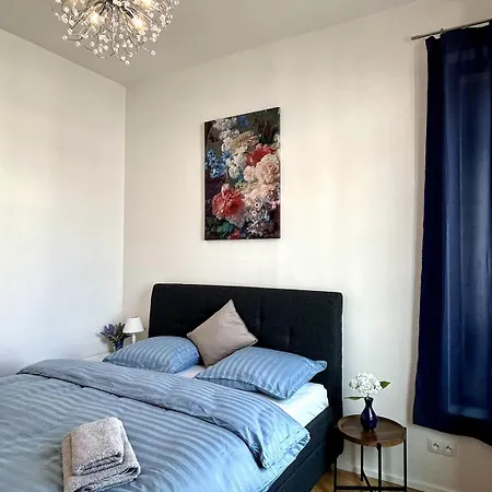Viktoria With Garage & Balcony Apartman