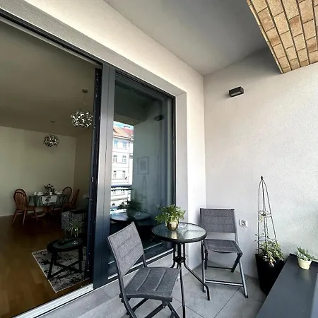 아파트 Viktoria N6 With Garage & Balcony