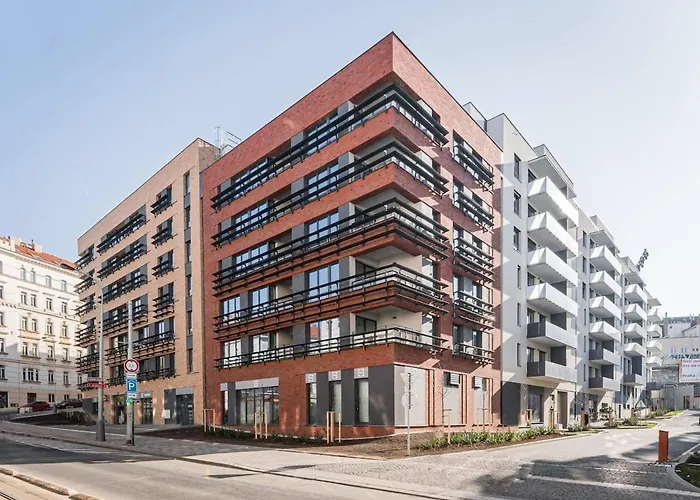 Viktoria N6 With Garage & Balcony 프라하